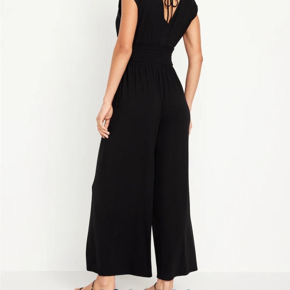 Black Wide-Leg Jumpsuit with V-Neck and Cap Sleeves